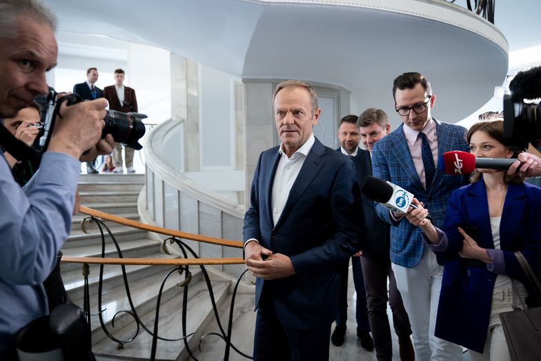 Donald Tusk zrobił zakupy. Dziennikarze sprawdzili prawdziwe ceny w dyskoncie