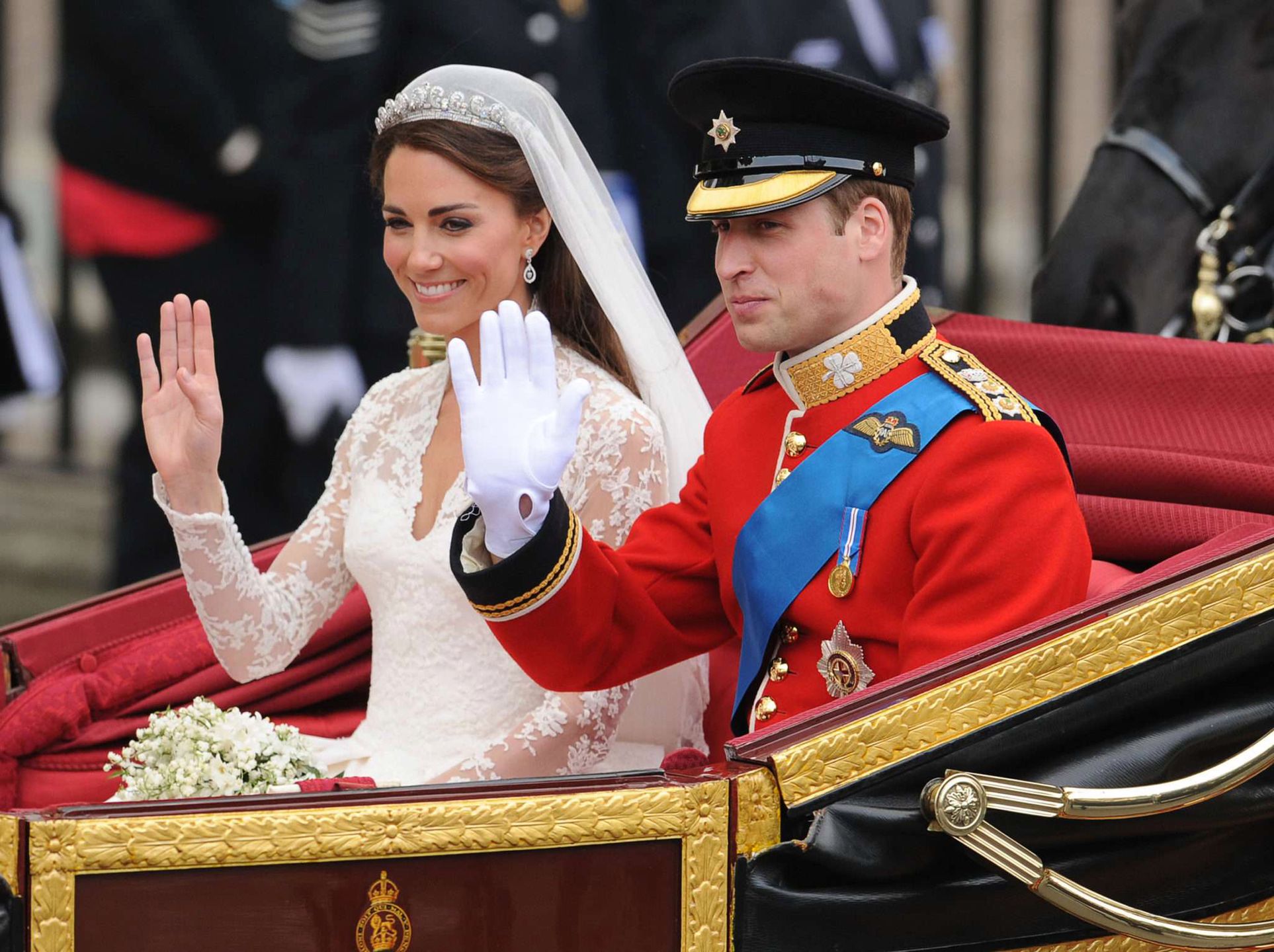 29.APRIL.2011 - LONDON - UK

THE DUKE AND DUCHESS OF CAMBRIDGE

THE NEWLY MARRIED ROYAL COUPLE PRINCE WILLIAM AND KATE MIDDLETON, NOW KNOWN AS THE DUKE AND DUCHESS OF CAMBRIDGE, LEAD THE CARRIAGE PROCESSION AS THEY LEAVE WESTMINSTER ABBEY TO HEAD FOR BUCKINGHAM PALACE.

BYLINE MUST READ : XPOSUREPHOTOS.COM

*GERMAN CLIENTS, PLEASE CALL TO AGREE FEE PRIOR TO PUBLICATION*
*UK CLIENTS MUST CALL PRIOR TO TV OR ONLINE USAGE PLEASE TELEPHONE 020 7377 2770 & +1 310 562 7073*