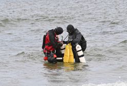 Wyławiają zwłoki dziecka, a z plaży zbiega się tłum. Ludzie, okażcie trochę człowieczeństwa!