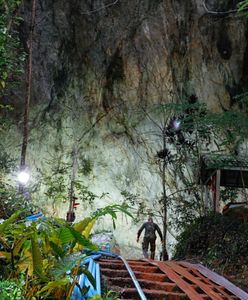 Tajlandia: Do chłopców, pierwszy raz od sześciu dni, zostało zrzucone jedzenie. Przełom w akcji