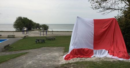 Holendrzy osuszyli morze i wydobyli szczątki Polaków. Hołd dla poległych bohaterów