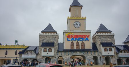 Piorun uderzył w parku rozrywki. Są poszkodowani