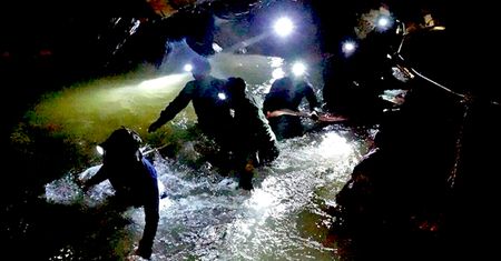 Polski nurek z Tajlandii. "Miejscowi boją się wody. To główny motyw w horrorach"