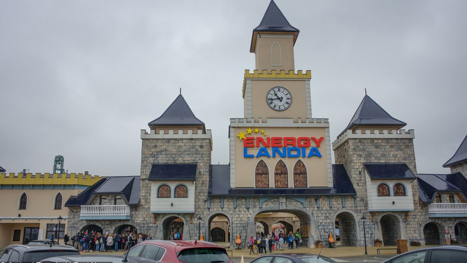 Trzy osoby zostały poszkodowane po uderzeniu pioruna w parku rozrywki Energylandia w Zatorze