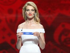 Natalia Vodianova gwiazdą losowania grup na Mundial 2018