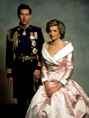 Księżna Diana w 1987 roku w Berlinie. Identyczną sukienkę miała Meghan Markle