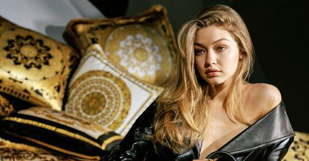 Gigi Hadid i Karlie Kloss w kampanii Versace