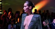 Bella Hadid w odważnych kreacjach na pokazie Aleksandre'a Vauthiera
