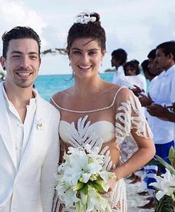 Isabeli Fontana i Diego Ferrero wzięli bajkowy ślub na plaży.