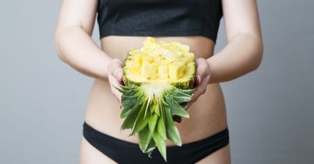Jak złagodzić objawy PMS? Postaw na odpowiednią dietę