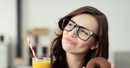 Przerwy w diecie mogą pomóc schudnąć. Rewolucyjne wnioski naukowców