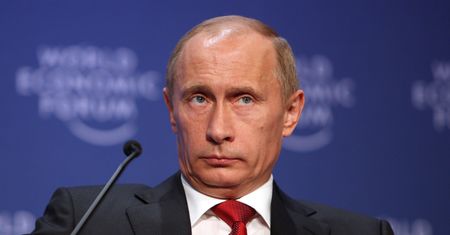 Putin przybył do Belgradu. Serbia powitała go salwą honorową, a w prezencie dostał psa