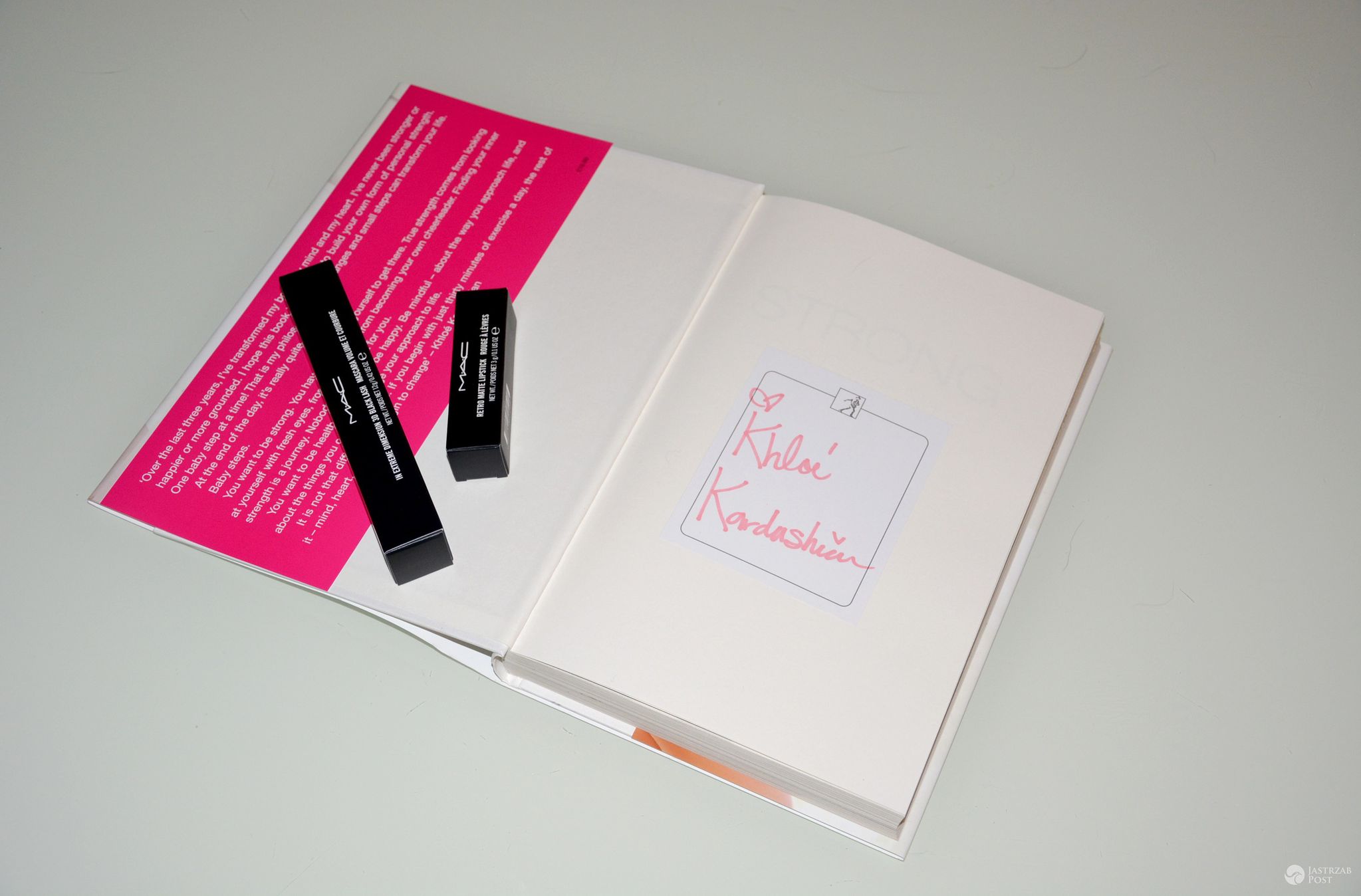 Wygraj zestawy kosmetyków MAC i książkę z autografem Khloe Kardashian!