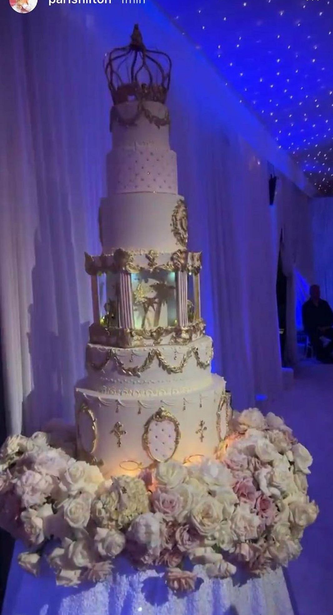 Paris Hilton pokazała ślubny tort