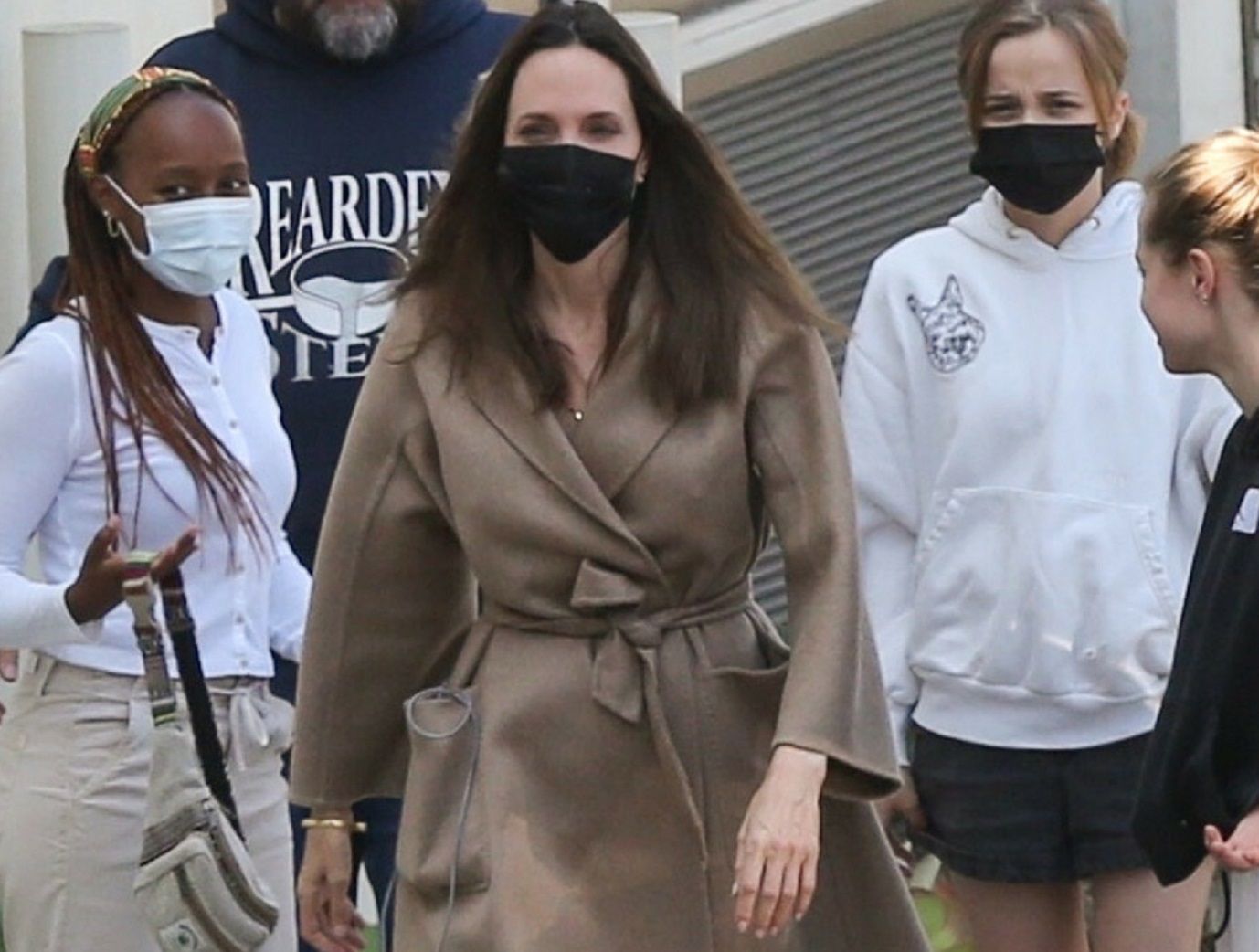 Burbank, CA  - *EXCLUSIVE*  - Angelina Jolie leaves a Burbank hospital and reunites with her kids after the movie star spent nearly 6 hours in the hospital. At around the 4 hour mark, Jolie's kids, Shiloh, Vivienne, and Zahara came to visit their mother. When Angelina met the kids outside of the hospital, the kids rushed to give their mother a warm hug filled with relief.    Pictured: Angelina Jolie    BACKGRID USA 20 AUGUST 2021     USA: +1 310 798 9111 / usasales@backgrid.com    UK: +44 208 344 2007 / uksales@backgrid.com    *UK Clients - Pictures Containing Children  Please Pixelate Face Prior To Publication*