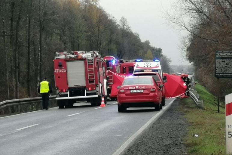 Legionowo. Tragiczny wypadek na DK 61. Zderzenie ciężarówki z autem