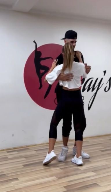 Anna Lewandowska tańczy bachatę