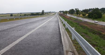S17 dłuższa o 13 km. Kolejne dwa odcinki będą przejezdne już niebawem