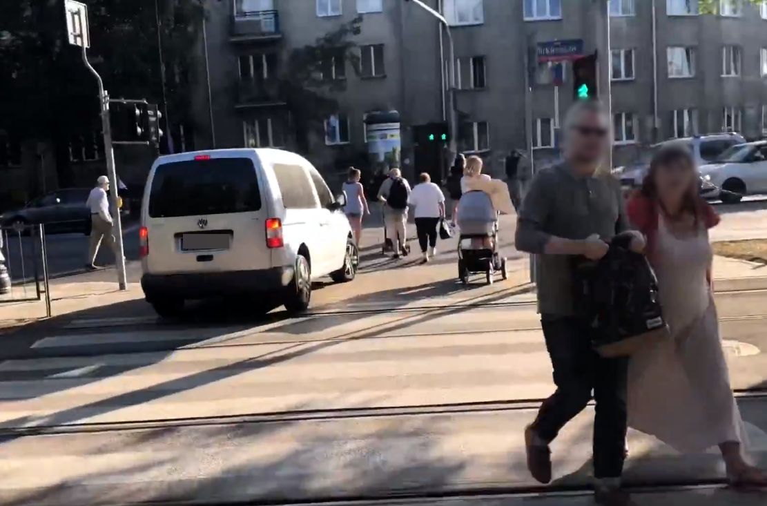 Mężczyzna zaparkował w niedozwolonym miejscu niedaleko placu Wilsona