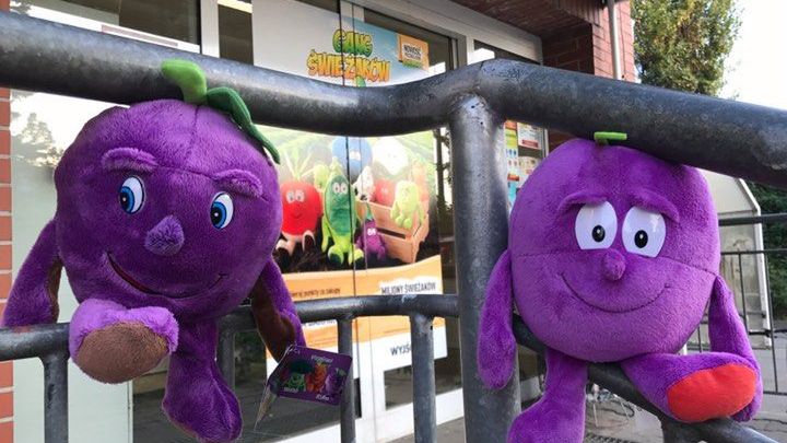 Lidl nie odpuszcza Biedronce. Walka nie tylko o portfele rodziców, ale i o dusze dzieci.