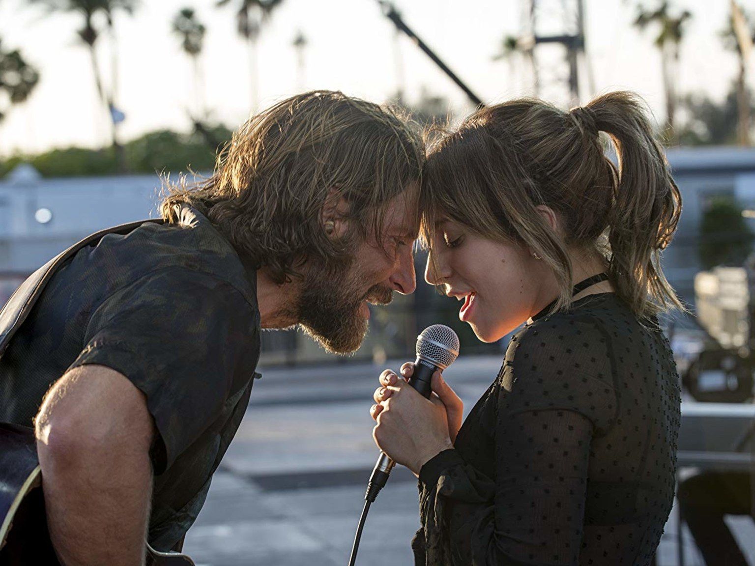 Bradley Cooper i Lady Gaga w filmie "Narodziny gwiazdy" 