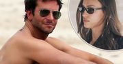 Bradley sfotografowany na plaży z nową ślicznotką. Doskonale ją znacie. Już huczy o ich romansie