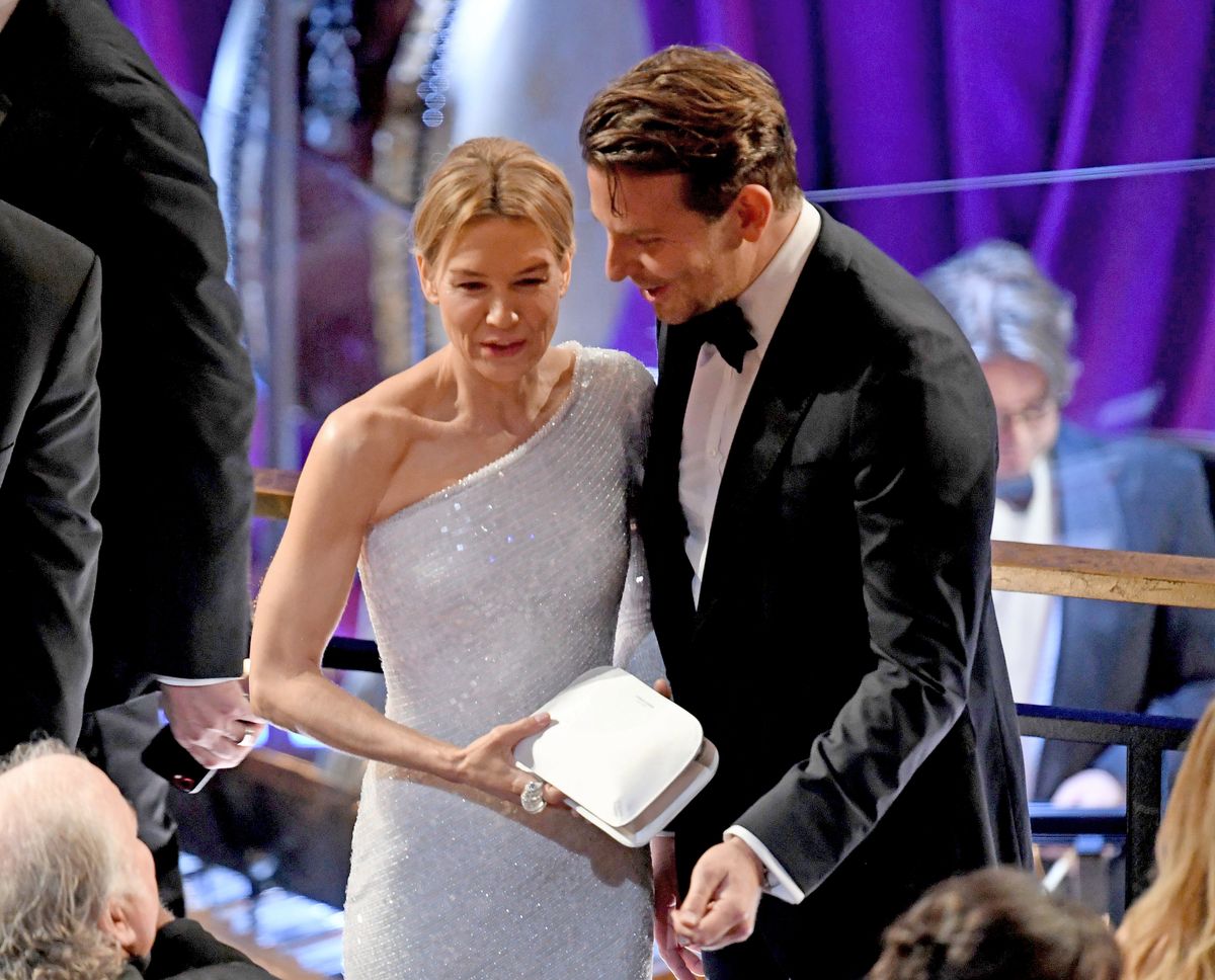 Oscary 2020: Renee Zellweger i Bradley Cooper wpadli na siebie na gali. Przed laty byli parą