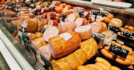 Po tym szybko rozpoznasz, czy szynka jest naszpikowana chemią