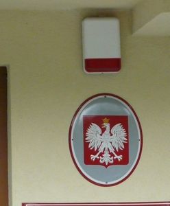Wystawiono obraz godła Polski, na którym autor popełnił błąd. Wyjaśnienie urzędników zwala z nóg