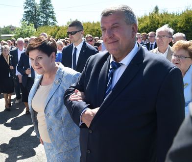 Za rządów Beaty Szydło szkoła dostała dotacje. Jednym z nauczycieli mąż byłej premier