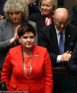 "Jak na letnim garden party". Beata Szydło "zaszalała" ze stylizacją na Zgromadzeniu Narodowym