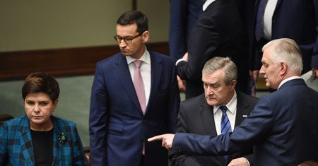 Szydło znów zyskuje. W przeciwieństwie do niektórych ministrów. Najnowszy sondaż