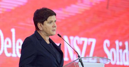 Beata Szydło skomentowała kolizję. "Rozbite lampy i zderzaki"