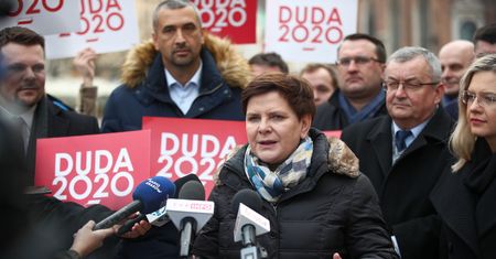 Koronawirus w Polsce. Beata Szydło reaguje na wpis Donalda Tuska