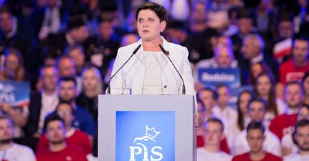 Policzyliśmy. PiS obiecał wydać 25 mld zł na dwie "trzynastki" dla emerytów w 2021 r.