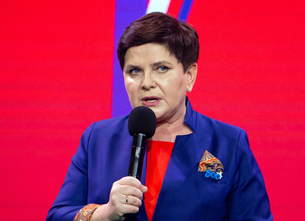 Szydło wyjaśnia sprawę j. angielskiego. Cytuje klasyka