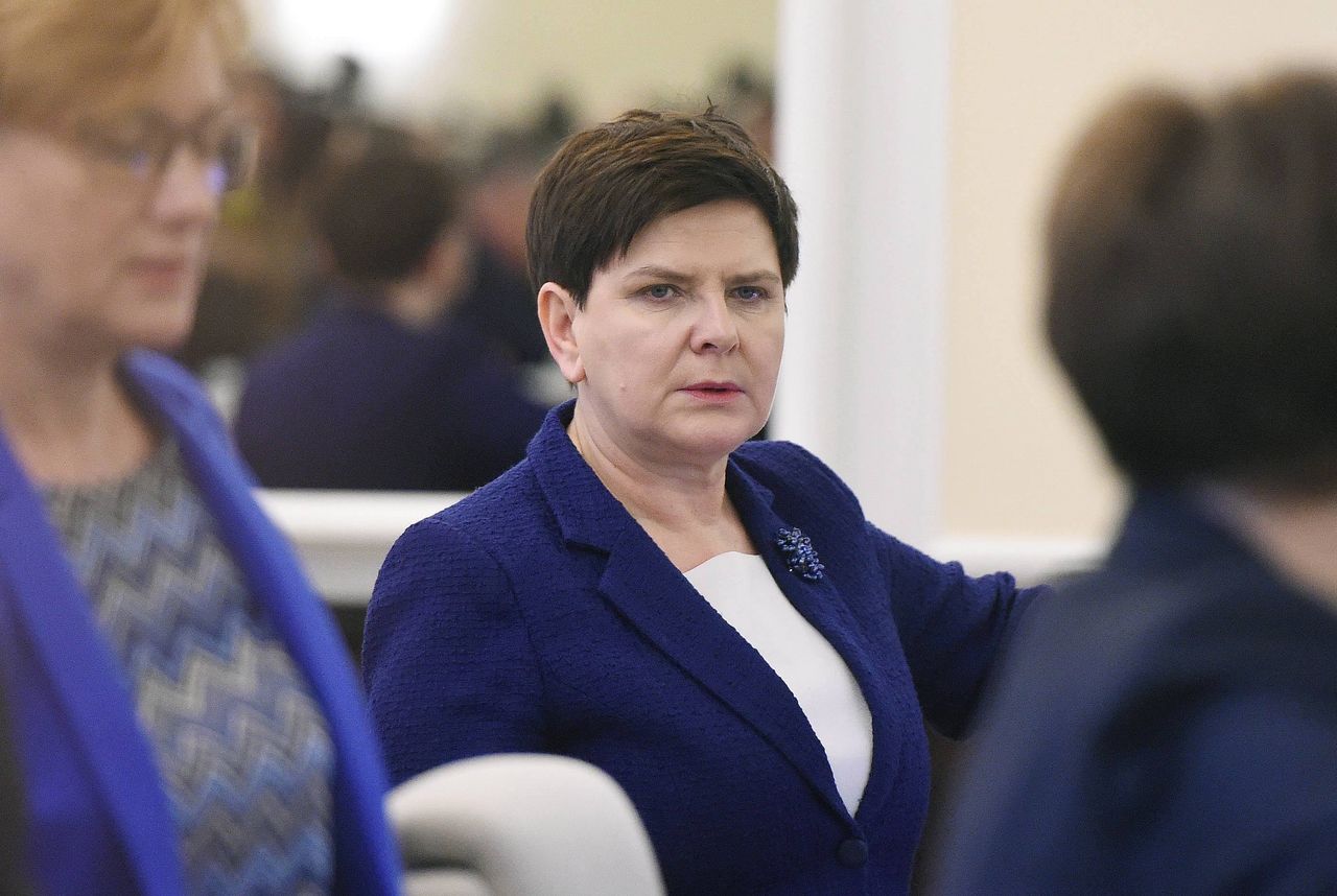 "Walczymy o prawdę". Patetyczny wpis Beaty Szydło