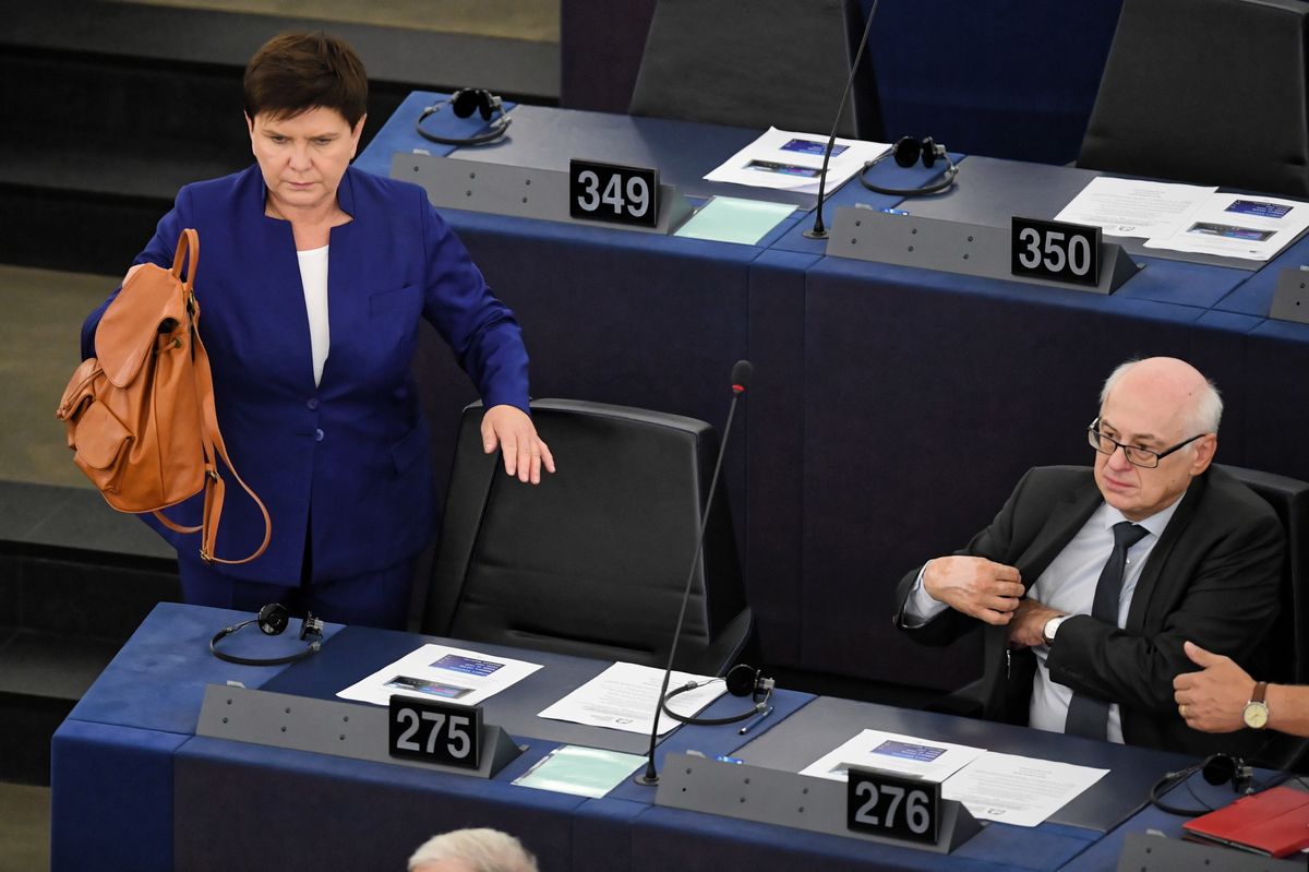 Beata Szydło rezygnuje. Nową kandydatką na szefa komisji w europarlamencie będzie Elżbieta Rafalska