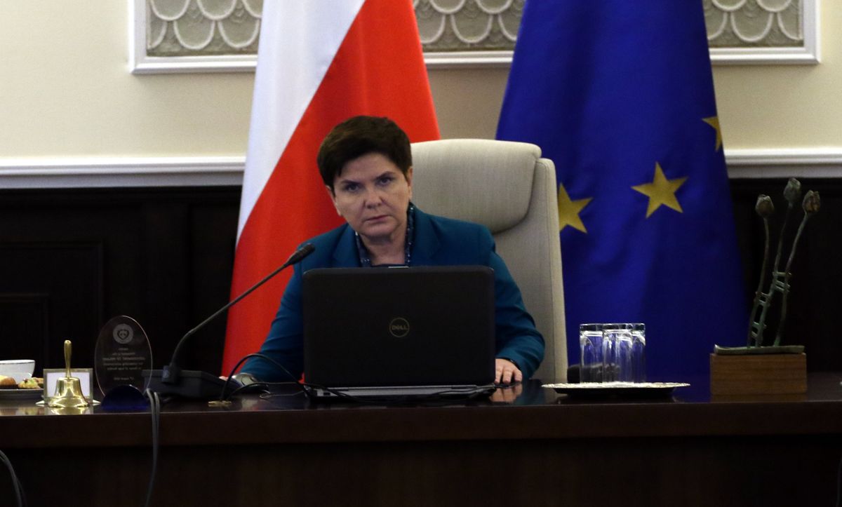 "Desperacki" wpis Szydło. Internet zalała fala komentarzy