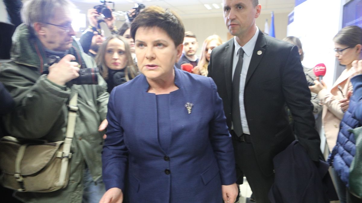 Rozmowy wicepremier Beaty Szydło ze związkowcami zakończyły się fiaskiem. 
