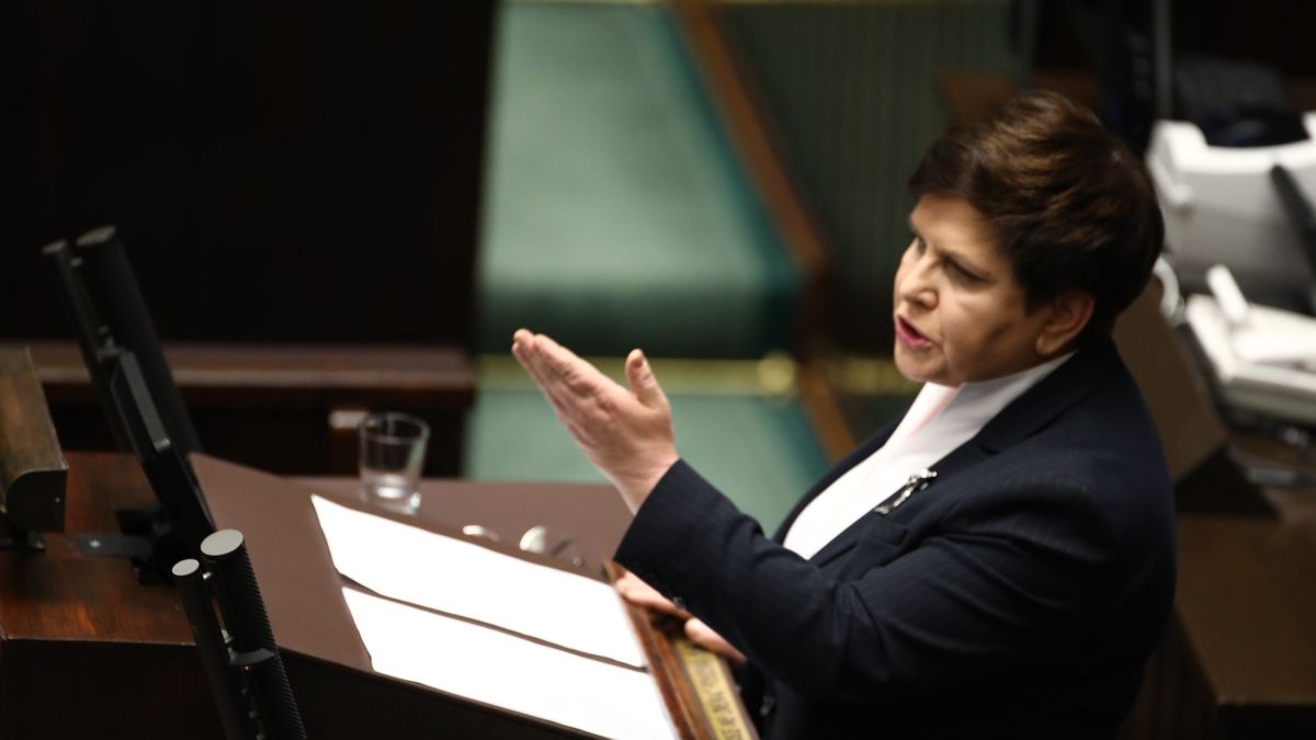 - Wtedy być może to jedno zdanie padło zupełnie niepotrzebnie - mówi dziś o "pieniądzach, które im się należały" Beata Szydło