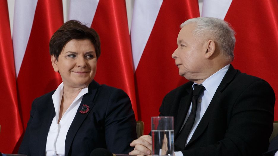 O premiach dla ministrów w rządzie Beaty Szydło jest głośno od wielu tygodni