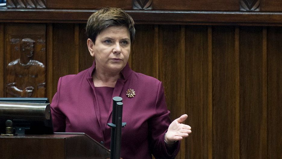 Beata Szydło w Sejmie mówiła "Uchem Prezesa".