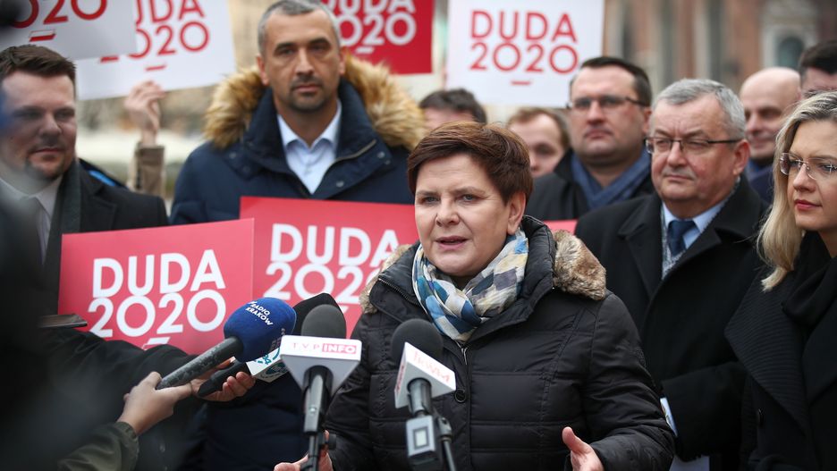Koronawirus w Polsce. Beata Szydło odpowiedziała Donaldowi Tuskowi