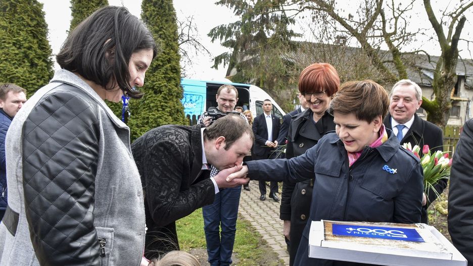 Beata Szydło jest symbolem zbliżenia PiS-u do potrzeb "zwykłych ludzi"