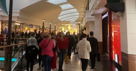 Poszła do centrum handlowego. Po tym, co zobaczyła, załamuje ręce