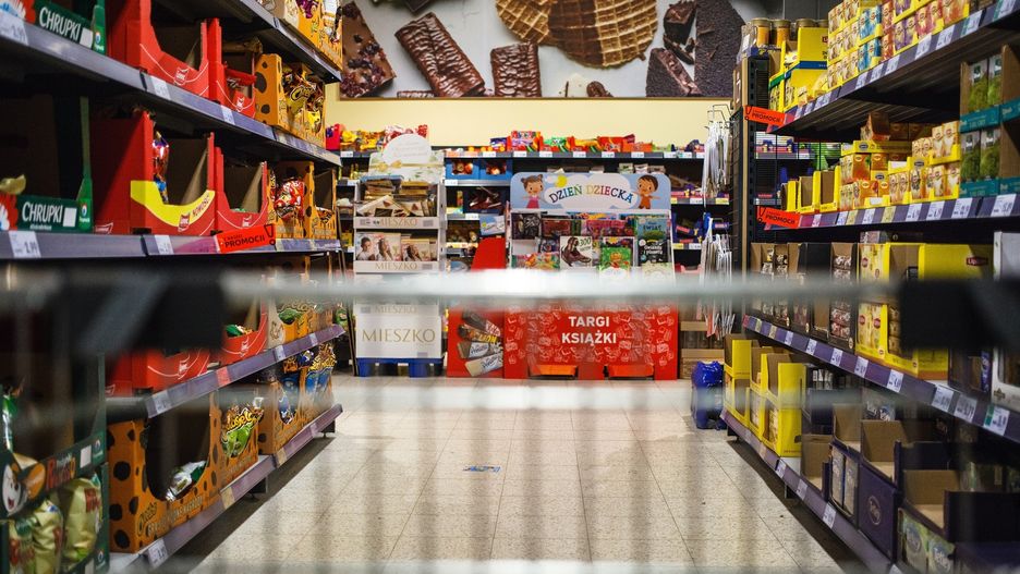 Dzień dzisiejszy jest nieobjęty zakazem handlu. Ustawa dotycząca ograniczenia handlu mówi o tym, że na dany miesiąc przypadają dwie niedziele handlu – na początku i na końcu miesiąca.