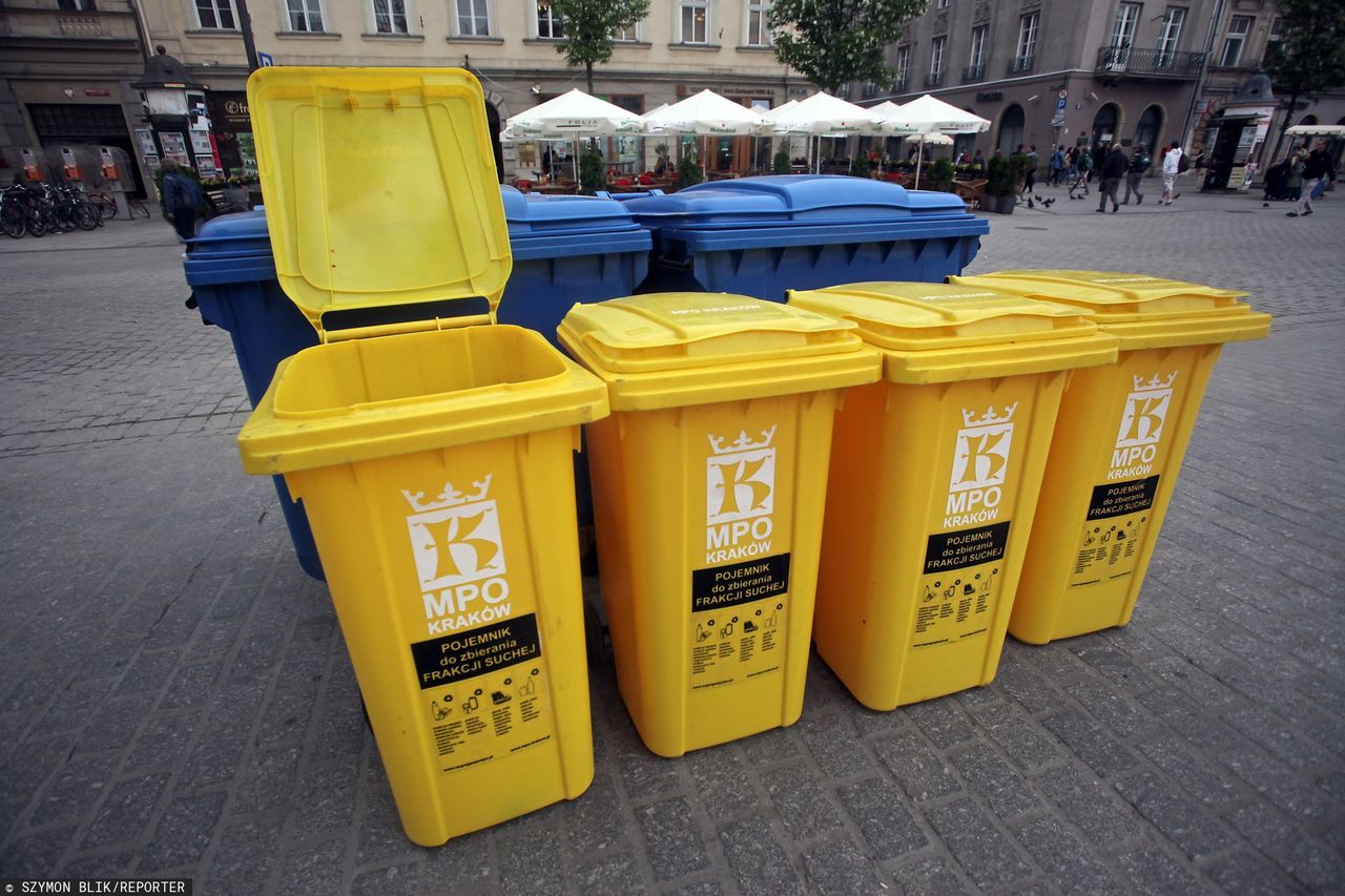 Niesegregowanie śmieci i zagłuszanie ciszy nocnej. Co Polacy sądzą o donoszeniu na sąsiadów? Badanie