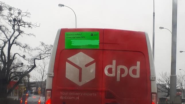 Samochody z ogłoszeniem w języku ukraińskim pojawiły się na wrocławskich ulicach. DPD szuka pracowników wśród obcokrajowców