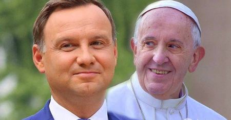Wpadka Andrzeja Dudy na przywitaniu papieża Franciszka! Aferę skomentował szef Protokołu Dyplomatycznego